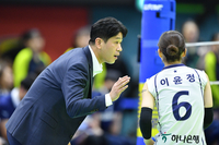 “깜짝 놀랐네”...김종민 감독, 함박 웃음 지은 이유