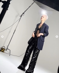 “히어라의 시대구나” 김히어라, 브라렛만 입고 파격 상반신 노출