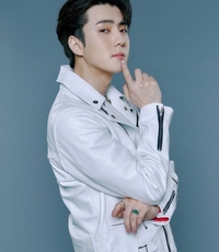 엑소 세훈, ‘혼전 임신설’ 루머에 직접 반박 “오해조차도 하지 말라”