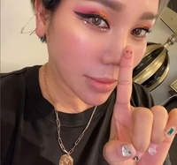 김송, 유아인 공개 지지 “제 정신 잘 박혀있습니다만?”