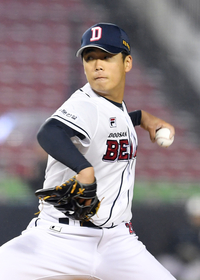 [포토]힘차게 공 던지는 두산 이병헌