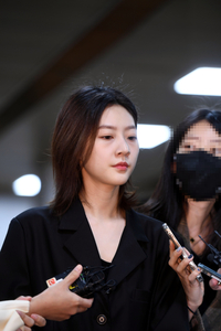[포토] 1심 공판 후 법원 나서는 김새론