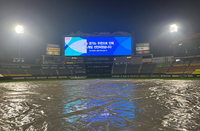 [포토]SSG-롯데 경기, 우천 노게임 선언