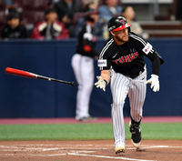 잘 치기만 해도 배부른데 잘 뛰고 수비도 잘 한다…LG 외인타자 저주 마침표 보인다