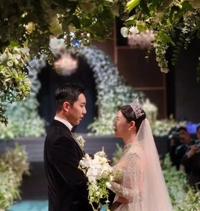 이승기♥이다인, 꿀 뚝뚝 결혼식 현장..그림 같은 새신랑 신부