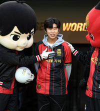 [포토] 시축 기다리는 임영웅 ‘떨리네요’