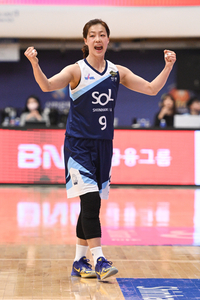 신한은행 집토끼 단속, 이경은과 1억4천에 FA 계약