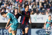 ‘마수걸이 골’ 맛본 ‘이적생 주장’ 윤빛가람 “책임감 따르는 자리더라”[SS현장]