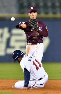 ‘1루에서도 잡고싶었는데ㅠ’ 김혜성[포토]