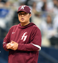 ‘국민 여동생’의 발칙한 변신…김향기, 낮엔 여고생·밤엔 ‘BL 작가’ 이중생활 (로맨스의 절댓값)