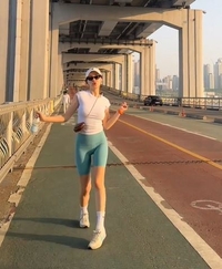 티아라 출신 류화영, 감탄 자아내는 콜라병 몸매.. 누가 찍어줬나