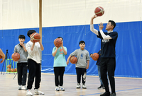 유소년 레슨 나선 ‘국대 레전드’ 김병철 김승현 “아이들 발전에 힘 되고파”