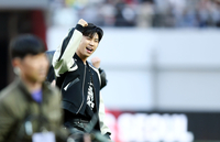 임영웅, 마르지 않는 미담! 이번엔 장애인축구단에 축구화 선물