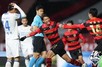 4년 전처럼 김승대가 결승골…포항, 수원 1-0 제압[현장리뷰]