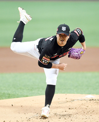 [포토]역동적으로 투구하는 KT 선발 조이현