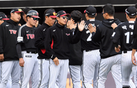 “관심이 있으니까요” LG 재활 4인방, 사령탑과 매일 카톡 주고 받는다[SS잠실in]