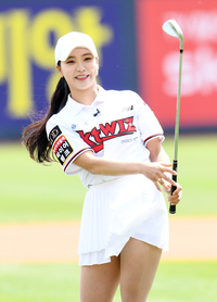 [포토]미스코리아 출신 골퍼 김솔비, 아름다운 미소와 함께!