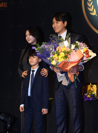 [포토]K리그 명예의 전당 이동국, 가족과 함께!