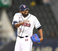 [포토] 노시환 사구에 사과하는 알칸타라