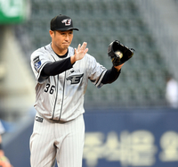 [포토] 양석환 사구에 사과하는 장민재