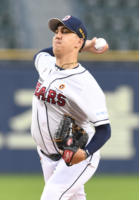 [포토]두산 새 외국인 투수 딜런의 역투