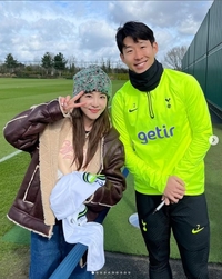 ‘성덕’ 산다라박, 손흥민과 다정 투샷에 ‘찐’ 행복 폭발