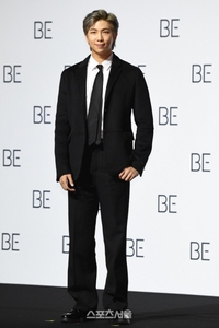 ‘10주년’ 방탄소년단 RM, 군 입대 심경 “솔직히 두려워”