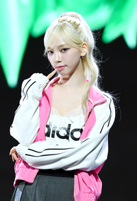 [포토]깜찍하게 포즈 취하는 에스파 카리나