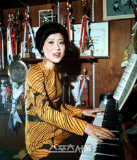 “닷새 동안 800곡” 나훈아→하춘화, 링거 투혼 리사이틀 비사[선데이서울로 본 50년전 오늘]