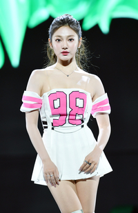 [포토]에스파 컴백, 포즈 취하는 닝닝