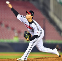 군필·26살·1군 1년차→깜짝 등장한 ‘필승조’...“아내에게 고마워” [SS시선집중]