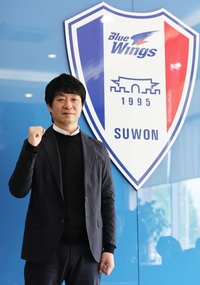 수원의 ‘병수볼’ 데뷔전 VS ‘대행 체제’ 전북…추락하는 위기의 두 팀이 만난다