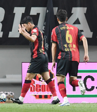 [포토]광주 상대 골넣은 FC서울 나상호, ‘세리머니는 자제할게요!’