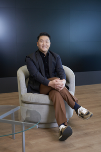 “미쳐야 본전!” 싸이의 자부심 된 #‘흠뻑쇼’ #20대 #광객[종합]