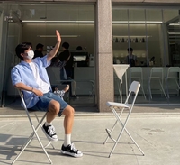 임영웅, 해님도 ‘영웅시대’였네.. 5월 햇살도 반할 훈훈 소년미