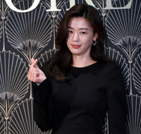 [포토] 전지현, 하트 여신