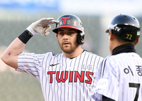 ‘명품 투수전’ 속 결승타는 1회 오스틴의 적시타…LG, 키움에 1-0 승리 [SS잠실in]