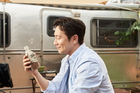 코카-콜라사, 손석구와 딱 맞는 커피 조지아 크래프트 촬영 비하인드컷 공개