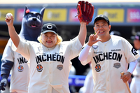 [포토]‘남편 김민기와 시구나선 홍윤화’