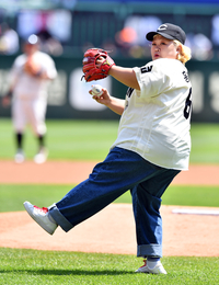 [포토]‘남편, 강속구 조심·’ 홍윤화 시구