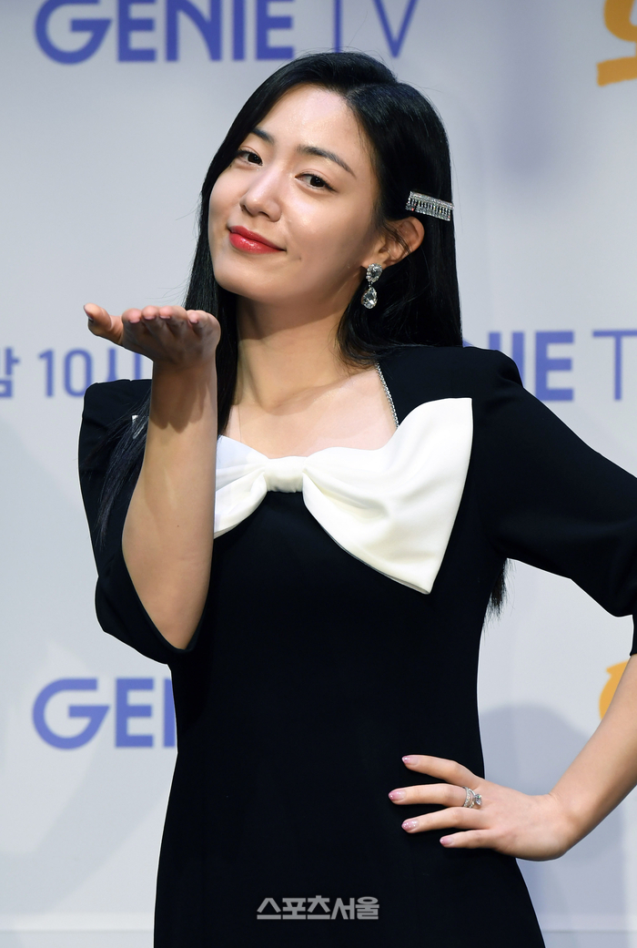 [포토]손키스 날리는 정우연