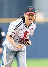 [포토]래퍼 원슈타인, 시구 성공!