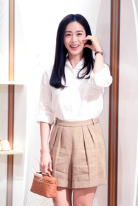 [포토] 김태희 '아침을 여는 상큼 볼하트'