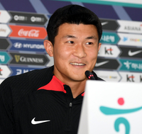 ‘맨유, 김민재 못 데려오면’ 英 언론, 대안 추천해줄게 ‘이바네스·오르반…’