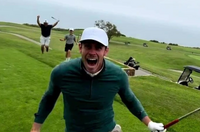 누가 보면 우승한 줄…은퇴 후 마음껏 골프 치는 베일, 첫 홀인원에 ‘환호’