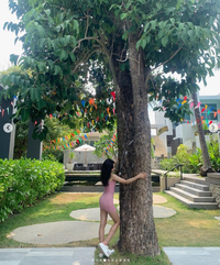 이솔이, ♥박성광과 즐기는 이른 휴가...모델 뺨치는 볼륨 몸매 자랑