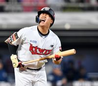 ‘느슨한 송구’ 강백호 “제 수비, 만족시킬 수 없어도 팬들에 자랑스러운 선수 되겠다” 사과 [전문]