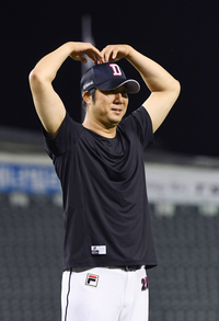[포토]5년 만의 승리 두산 장원준, ‘팬 여러분 사랑합니다!’