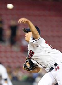 [포토]힘차게 공 뿌리는 두산 이병헌