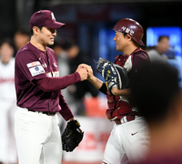 [포토] 임창민-이지영 '이겼다'